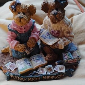 Friends Make Memories Bear Figurine